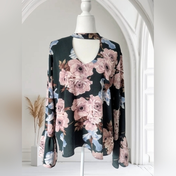 one clothing Tops - One Clothing Los Angeles Pink Floral Blouse Size XL